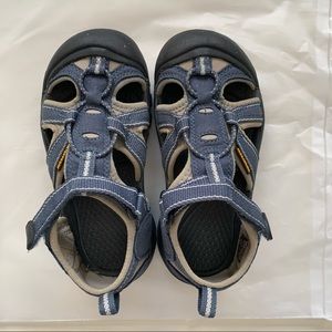 EUC Kids Keen Sandals Size 12